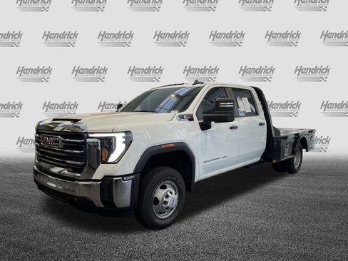 Used 2024 GMC Sierra 3500 Pro w/ Convenience Package AWD/4WD image 9