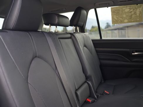 Used 2024 Toyota Grand Highlander AWD image 14