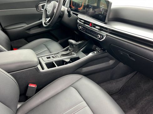 Certified 2025 Kia Sorento S image 20