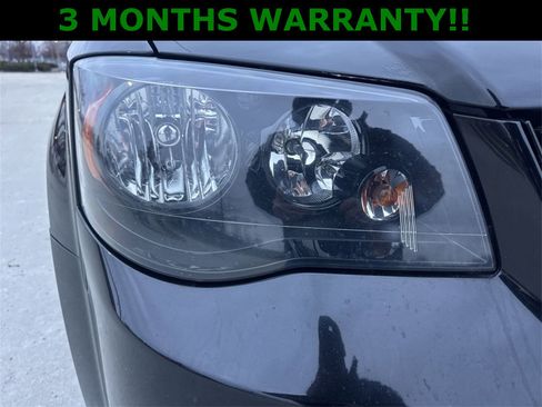 Used 2018 Dodge Grand Caravan SE image 28