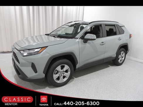 Used 2023 Toyota RAV4 XLE FWD image 3
