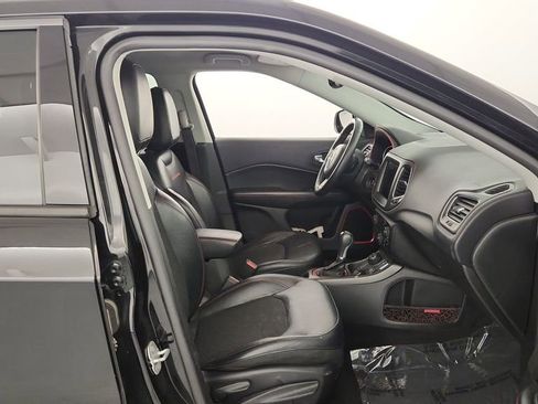 Used 2018 Jeep Compass Trailhawk w/ Cold Weather Group AWD/4WD image 25