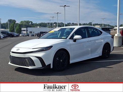 Certified 2026 Toyota Camry SE FWD image 3