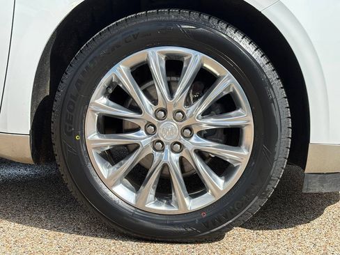 Used 2021 Buick Enclave Premium w/ Surround and Sites Package AWD/4WD image 9