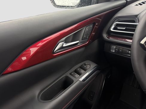 New 2026 Chevrolet Traverse RS w/ LPO, Floor Liner Package FWD image 12