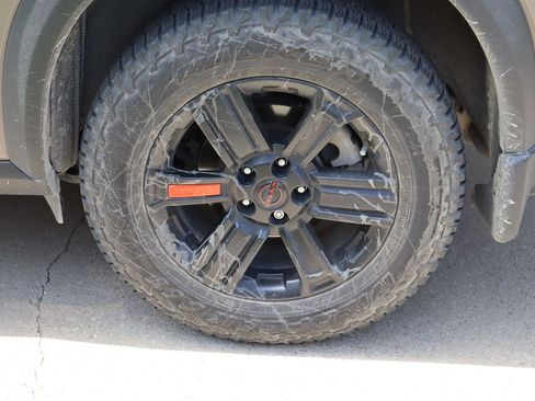 Used 2025 Nissan Rogue SV AWD/4WD image 27