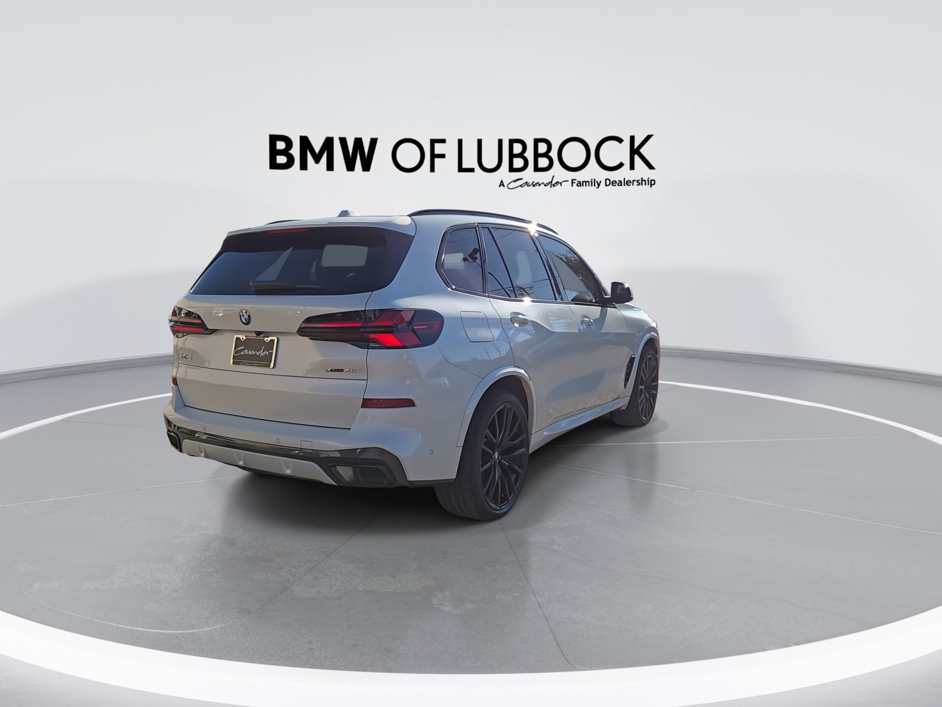 Used 2026 BMW X5 xDrive40i w/ M Sport Package AWD/4WD image 8