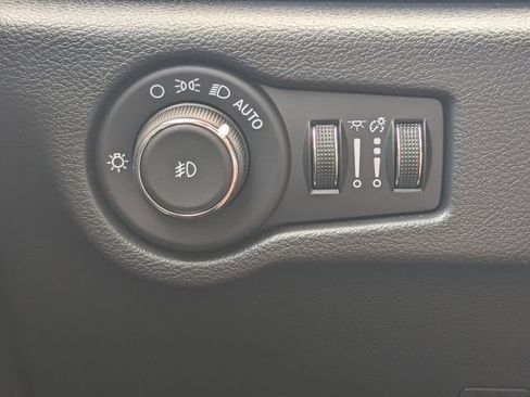 New 2026 Chrysler Pacifica Select image 27