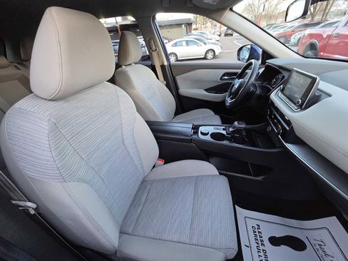 Used 2023 Nissan Rogue SV image 20