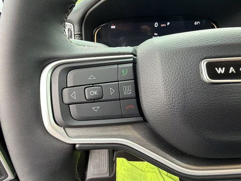 Used 2025 Jeep Wagoneer 4WD image 27