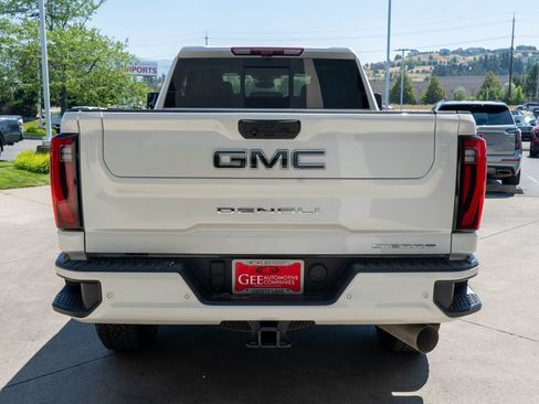 Used 2025 GMC Sierra 3500 Denali Ultimate AWD/4WD image 6