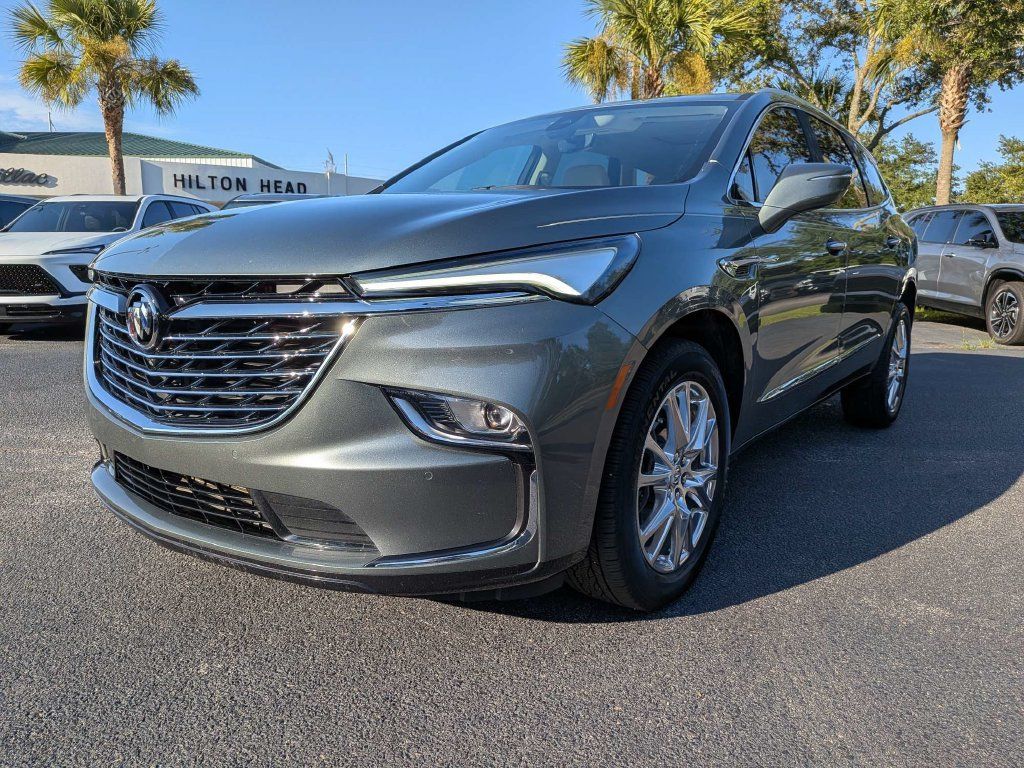 Used 2023 Buick Enclave Essence w/ Experience Buick Package FWD image 8
