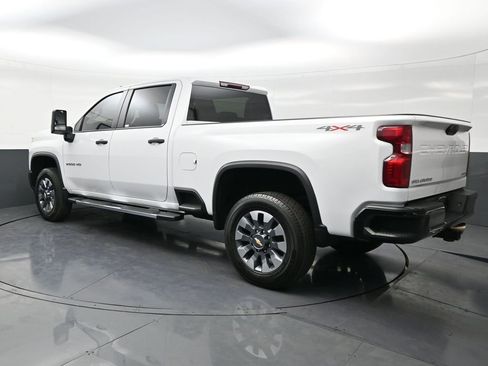 Used 2023 Chevrolet Silverado 2500 Custom w/ Custom Value Package image 3