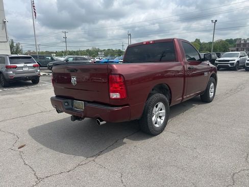 Used 2017 RAM 1500 Express RWD image 3