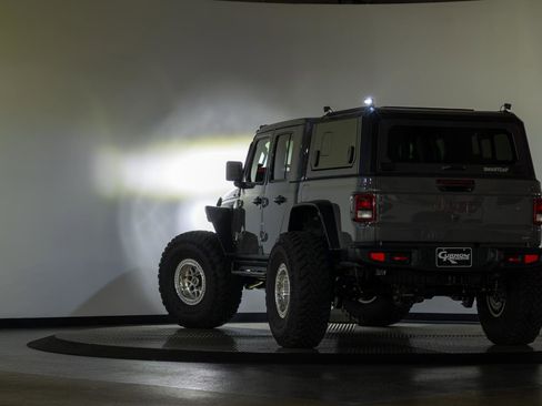 Used 2023 Jeep Gladiator Rubicon w/ Cold Weather Group image 32