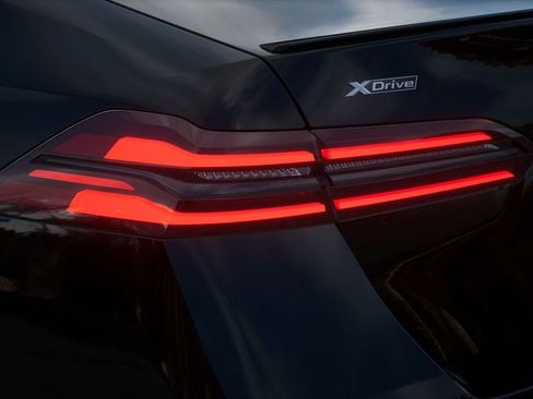 New 2027 BMW 550e xDrive AWD/4WD image 35