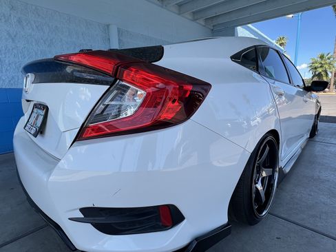 Used 2020 Honda Civic LX image 4