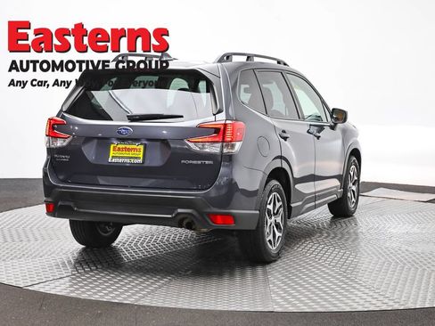 Used 2022 Subaru Forester Premium AWD/4WD image 5