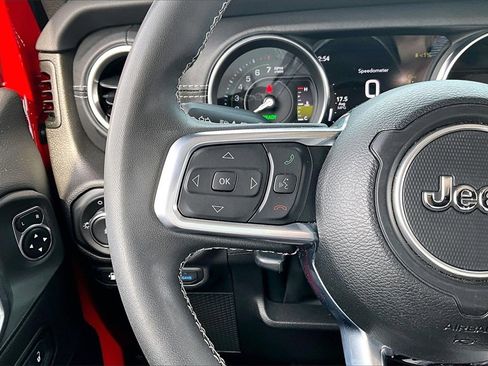 Used 2023 Jeep Wrangler Unlimited Sahara image 20