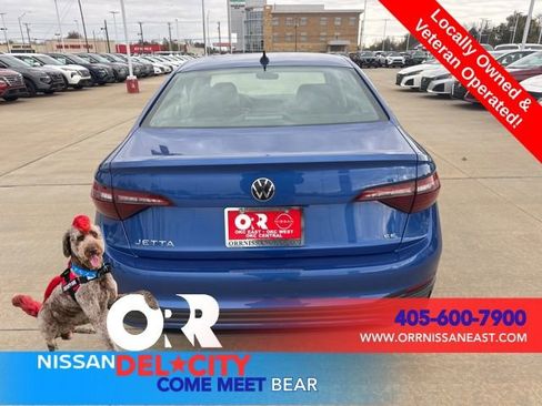 Used 2024 Volkswagen Jetta SE FWD image 4