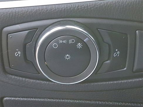 Used 2024 Ford Edge SEL image 25