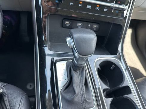 Used 2023 Kia Carnival SX Prestige FWD image 41