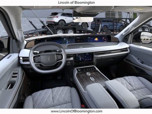 New 2026 Lincoln Navigator L Black Label AWD/4WD image 10