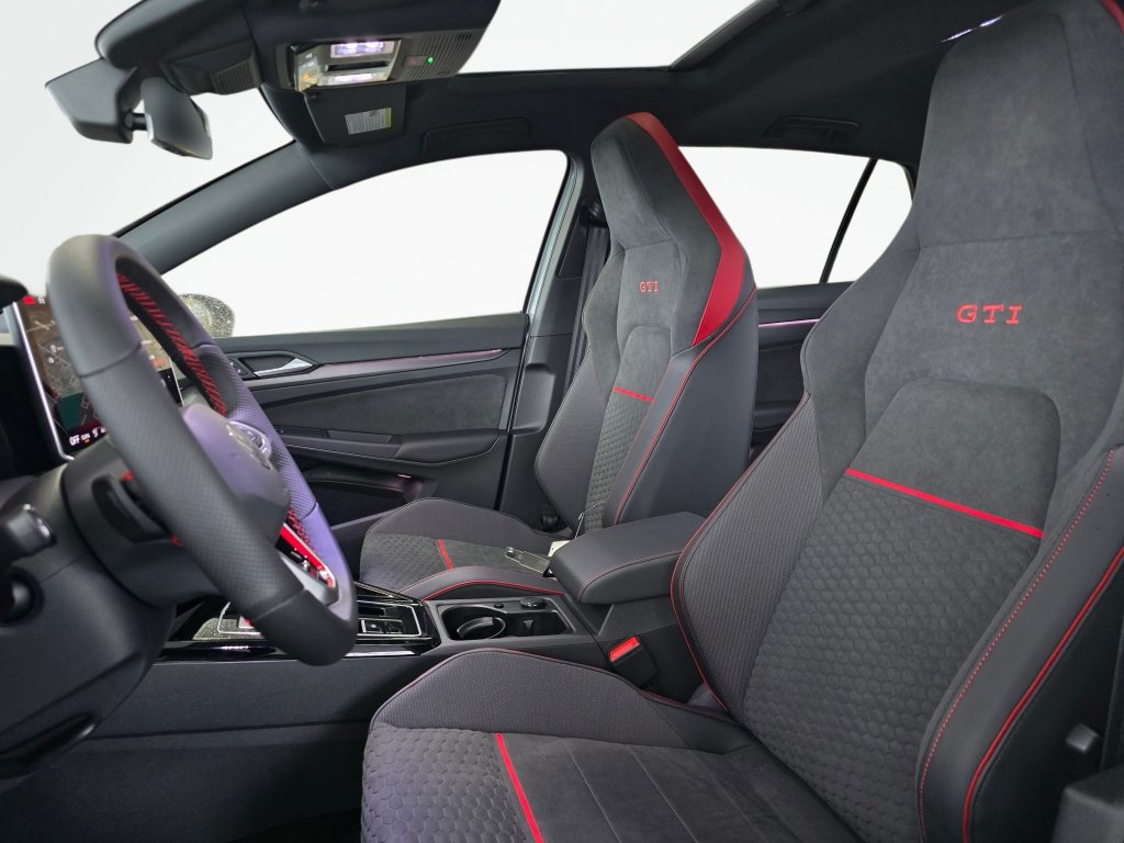 New 2026 Volkswagen GTI SE FWD image 18