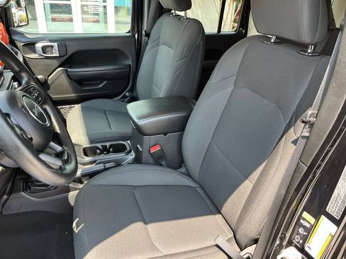 Used 2021 Jeep Wrangler Unlimited Sport AWD/4WD image 6