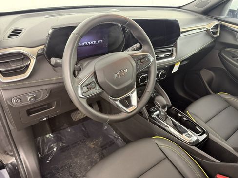 Used 2025 Chevrolet TrailBlazer ACTIV w/ Convenience Package FWD image 17