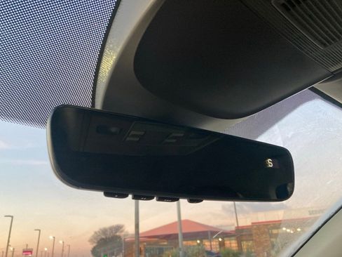 Used 2024 Volkswagen Taos SE image 27