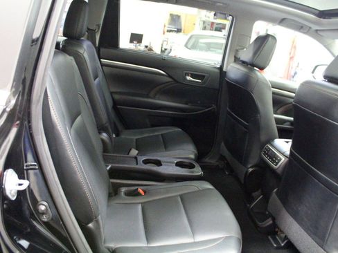 Used 2017 Toyota Highlander Limited Platinum w/ Protection Package #3 AWD/4WD image 32