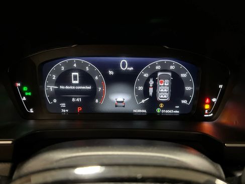 Used 2025 Honda Pilot Black Edition image 18