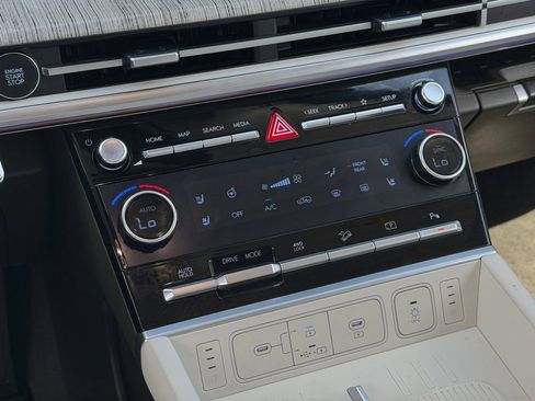 Certified 2025 Hyundai Santa Fe Calligraphy image 16