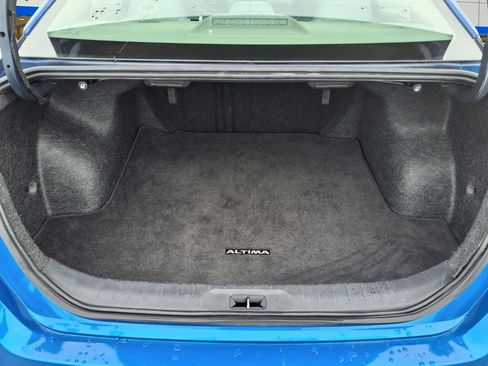 Used 2025 Nissan Altima 2.5 SV FWD image 24