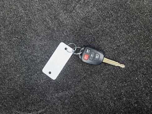Used 2017 Toyota Corolla L image 23