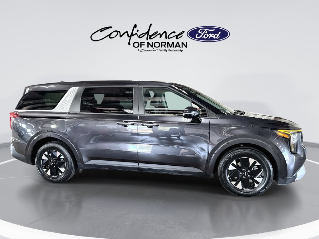 Used 2026 Kia Carnival LXS FWD image 10