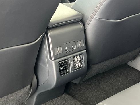 Used 2024 Subaru Solterra Limited image 44