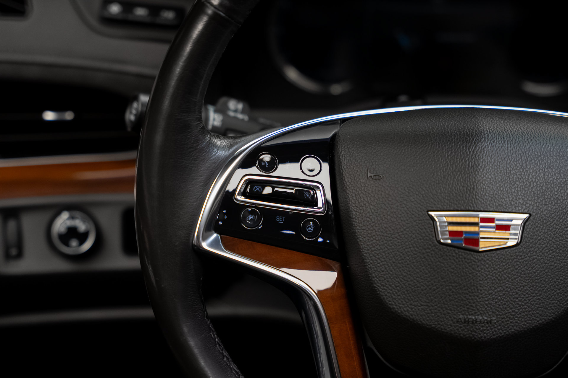 Used 2020 Cadillac Escalade Luxury RWD image 37