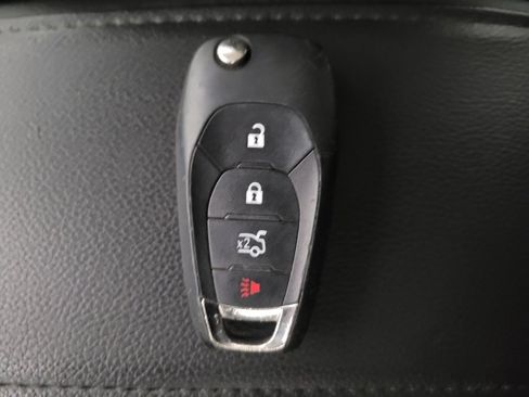 Used 2017 Chevrolet Cruze LS FWD image 32