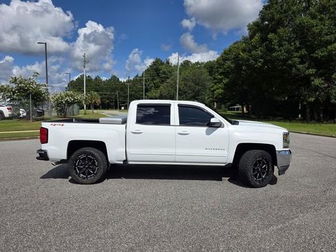 Used 2018 Chevrolet Silverado 1500 LT w/ All Star Edition AWD/4WD image 34