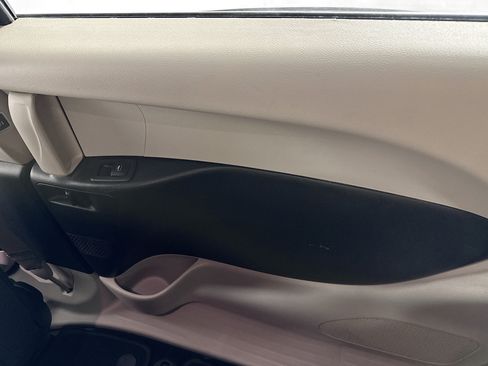 Used 2022 Chrysler Voyager LX FWD image 26