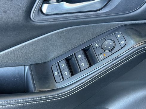 Used 2024 Nissan Rogue SV FWD image 13