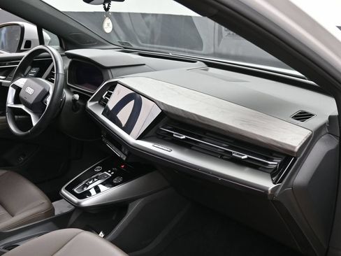 Used 2023 Audi Q4 e-tron Prestige AWD/4WD image 34