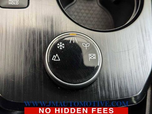 Used 2023 Nissan Rogue SV AWD/4WD image 29