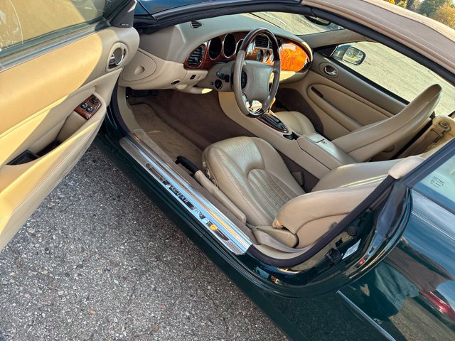 Used 2000 Jaguar XK8 Convertible RWD image 9
