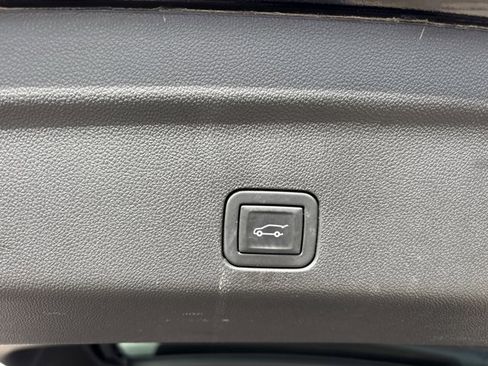 Used 2024 GMC Yukon Denali Ultimate image 10