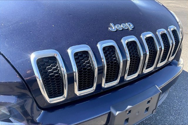 Used 2016 Jeep Cherokee Sport AWD/4WD image 30