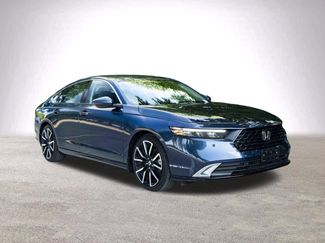 Used 2024 Honda Accord Touring video 2