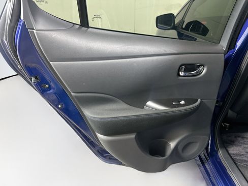 Used 2024 Nissan Leaf S FWD image 27